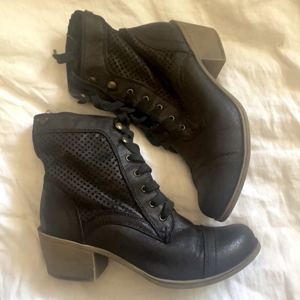 Roxy Booties Size 7 Gem